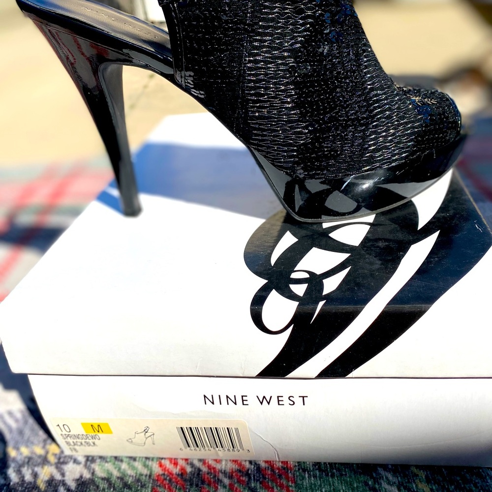 Here Is A Nice Black Size:10 Open Toe Heel, With Shiny Black Sequins
